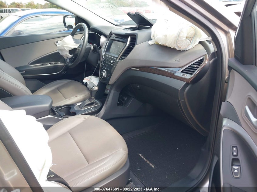 VIN 5NMZU3LB2HH028100 2017 HYUNDAI SANTA FE SPORT 2.4L