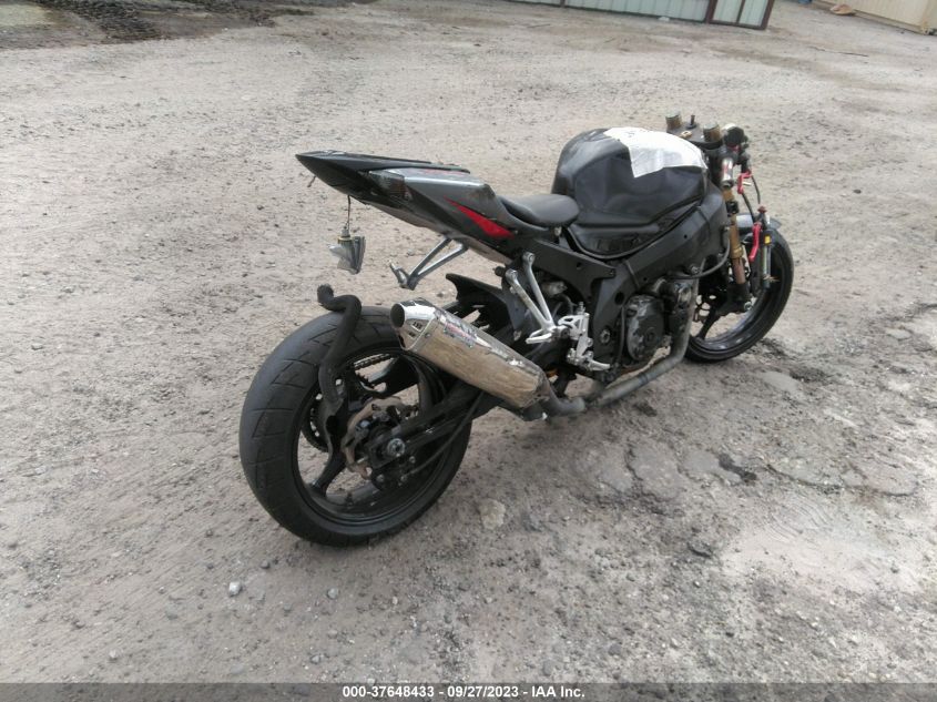 2006 SUZUKI GSX-R1000 - JS1GT76A462105632