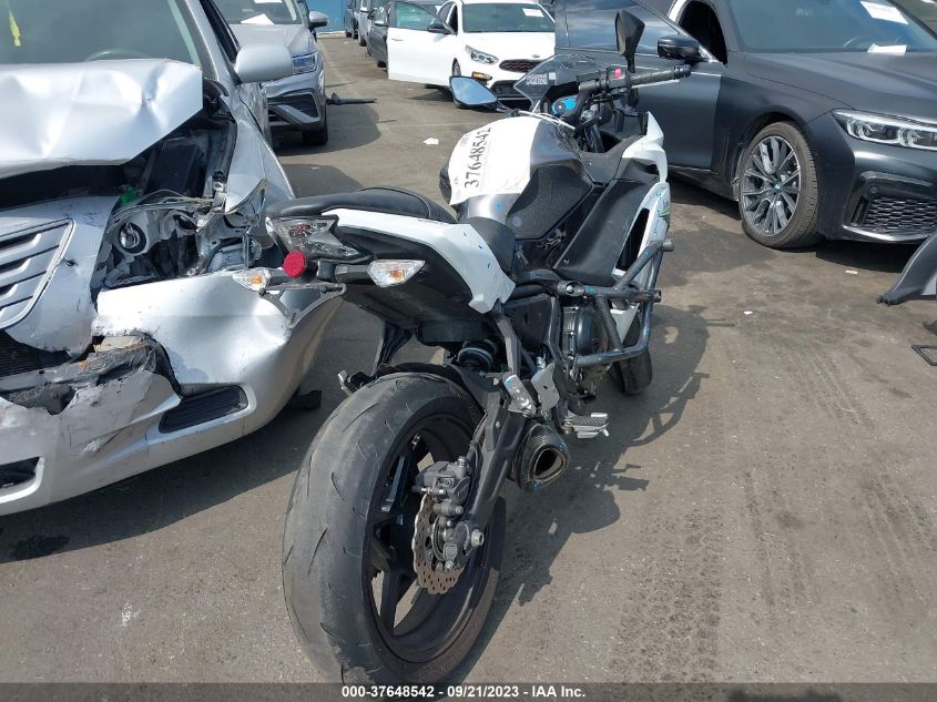VIN ML5EXEM10MDA42276 2021 KAWASAKI EX650 M