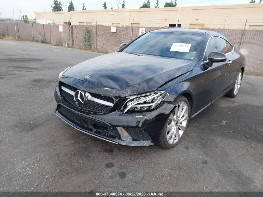 WDDWJ8DBXKF773940 Mercedes-Benz C-Class C 300 2