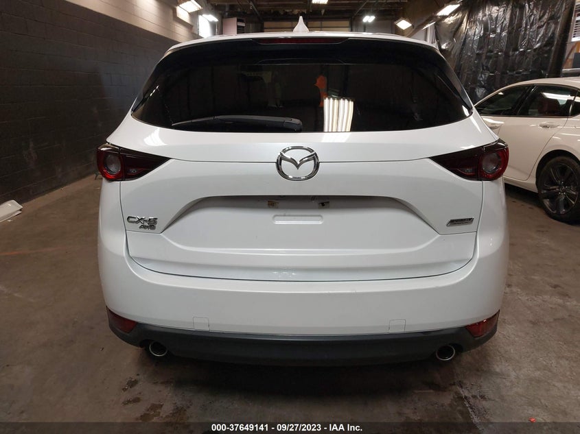 VIN JM3KFBCM6K1588024 2019 MAZDA CX-5 TOURING