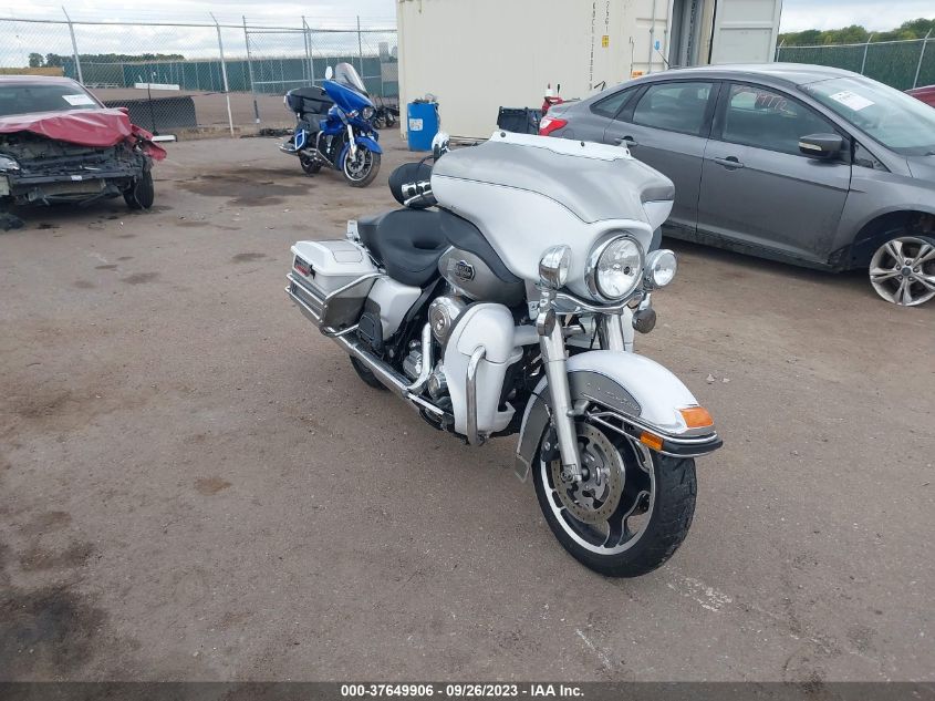 2009 HARLEY-DAVIDSON FLHTCU - 1HD1FC4129Y647228