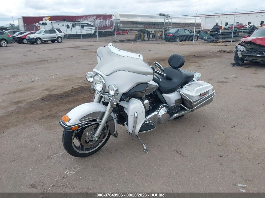 2009 HARLEY-DAVIDSON FLHTCU - 1HD1FC4129Y647228