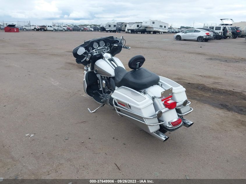 2009 HARLEY-DAVIDSON FLHTCU - 1HD1FC4129Y647228