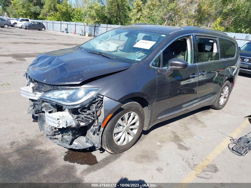 2C4RC1BG5KR651471 2019 CHRYSLER PACIFICA, photo no. 2