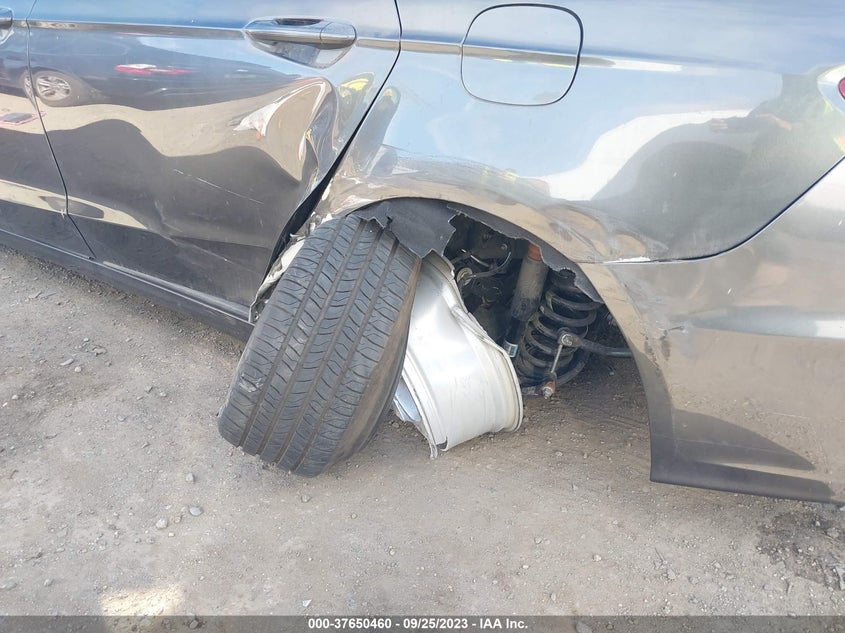 VIN 3FA6P0LU1LR113017 2020 FORD FUSION HYBRID SE