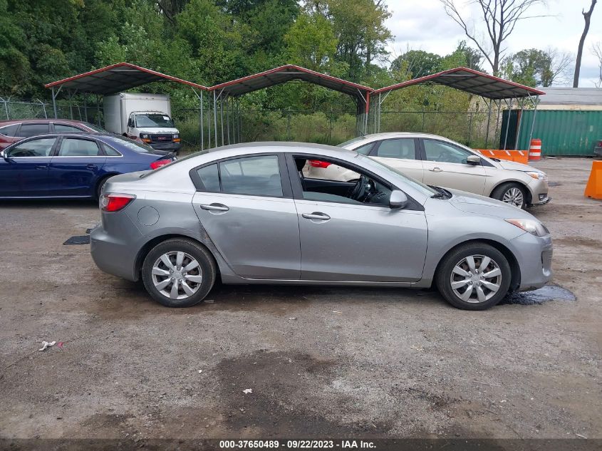 2013 MAZDA MAZDA3 I SV - JM1BL1TF2D1733947