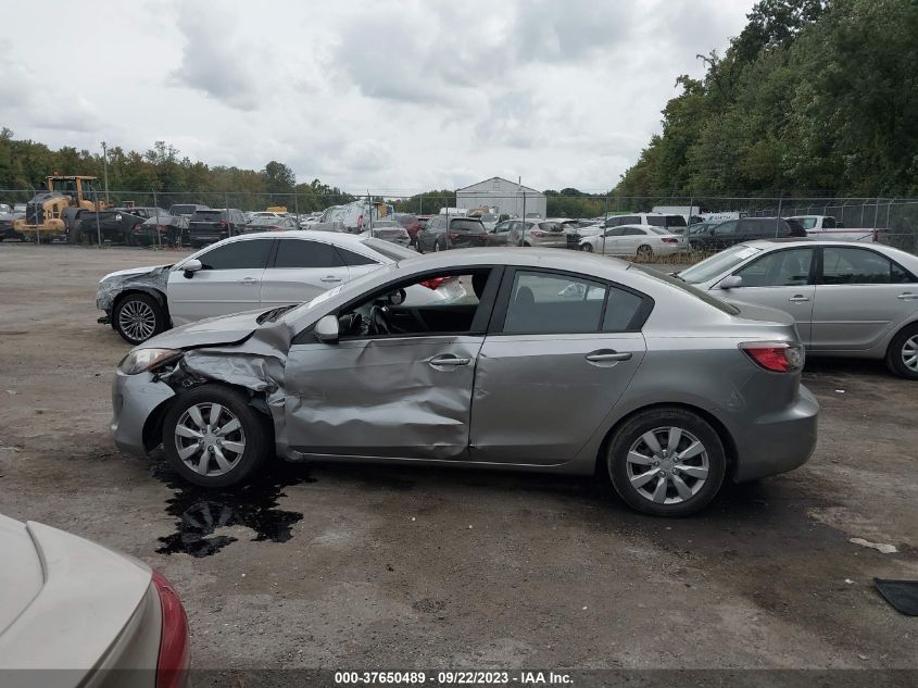 2013 MAZDA MAZDA3 I SV - JM1BL1TF2D1733947