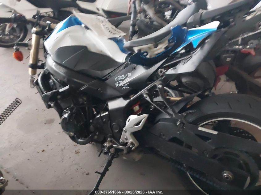 2015 SUZUKI GSX-S750 JS1GR7NA6F2102084