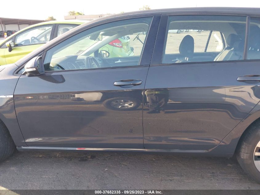 2019 VOLKSWAGEN E-GOLF SE - WVWKR7AU5KW911112