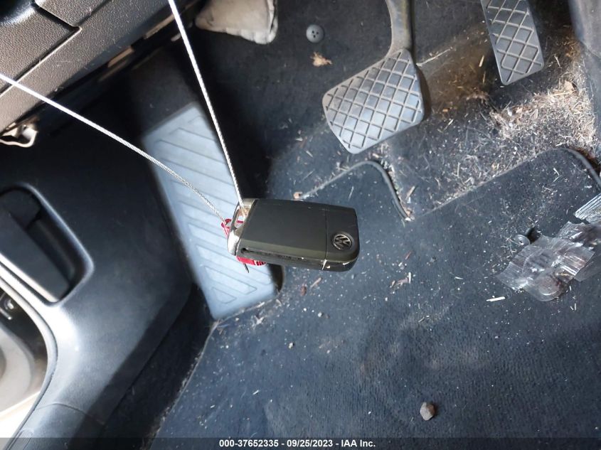 2019 VOLKSWAGEN E-GOLF SE - WVWKR7AU5KW911112