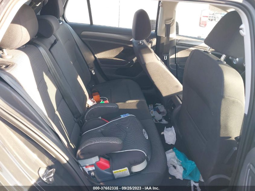 2019 VOLKSWAGEN E-GOLF SE - WVWKR7AU5KW911112