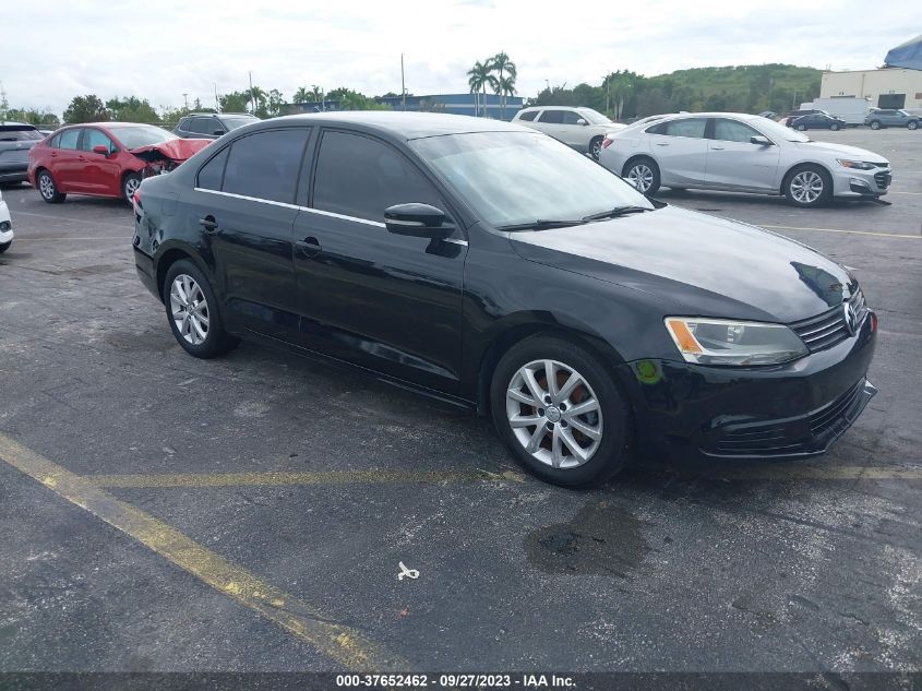 2013 VOLKSWAGEN JETTA SEDAN SE W/CONVENIENCE - 3VWDX7AJ5DM438042