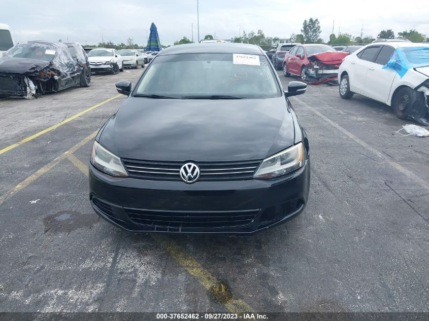 2013 VOLKSWAGEN JETTA SEDAN SE W/CONVENIENCE - 3VWDX7AJ5DM438042