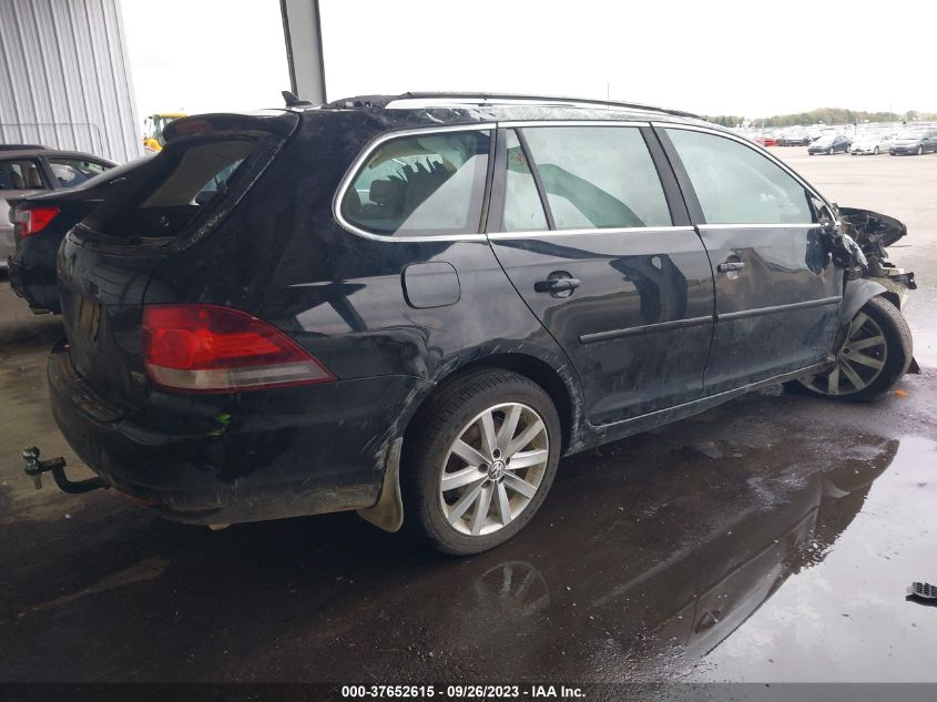 2013 VOLKSWAGEN JETTA SPORTWAGEN TDI W/SUNROOF & NAV - 3VWPL7AJ3DM692423