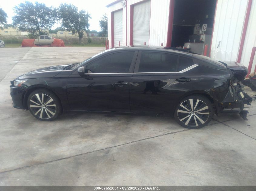 1N4BL4CV7MN343739 Nissan Altima 2.5 SR 15