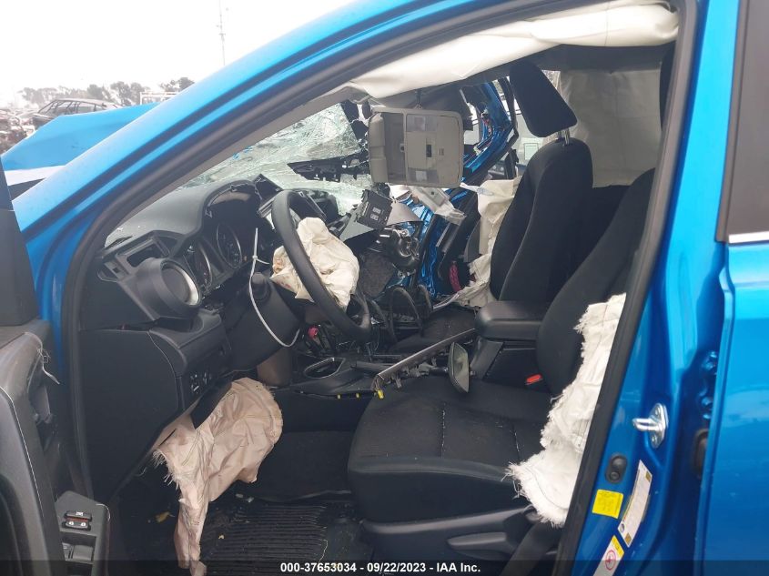 2018 TOYOTA RAV4 LE - JTMZFREV4JJ211731