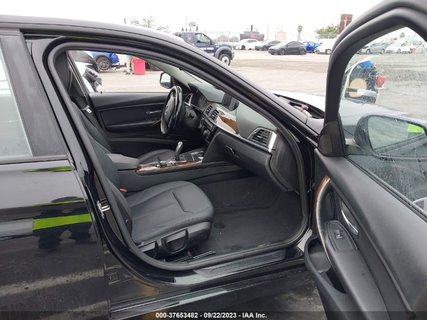 2016 BMW 320I WBA8A9C57GK617306