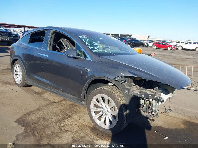 5YJXCBE29HF061260 TESLA MODEL X 90D/75D/100D 2017