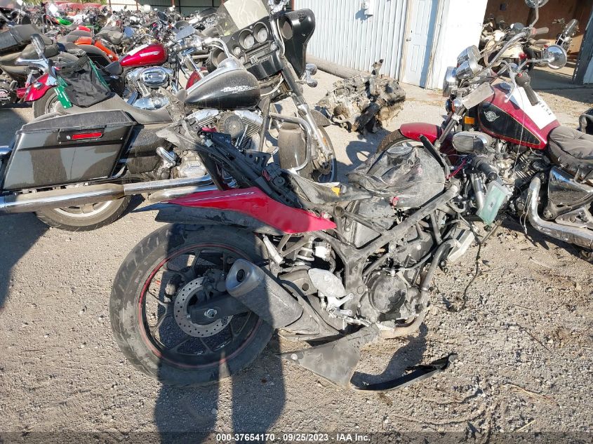 2015 YAMAHA YZFR3 MH3RH06Y2FK003221