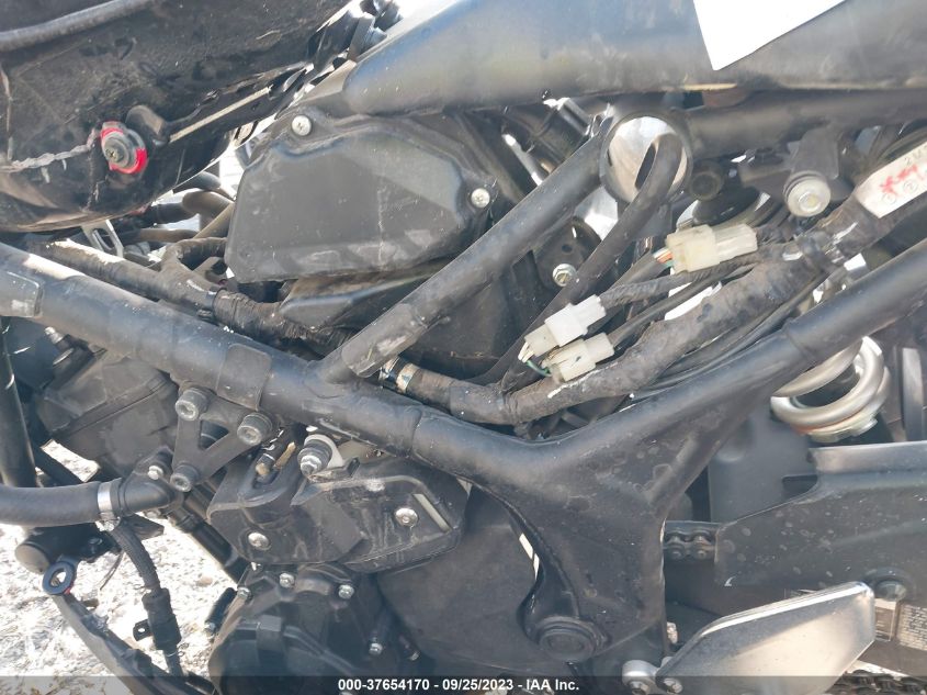 2015 YAMAHA YZFR3 MH3RH06Y2FK003221