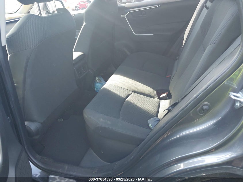 VIN JTMMWRFV3KD015952 2019 TOYOTA RAV4 HYBRID LE