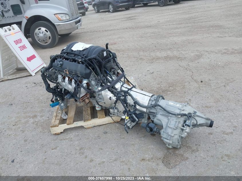 2019 CADILLAC ESCALADE PREMIUM LUXURY - 1GYS4CKJ5KR210350