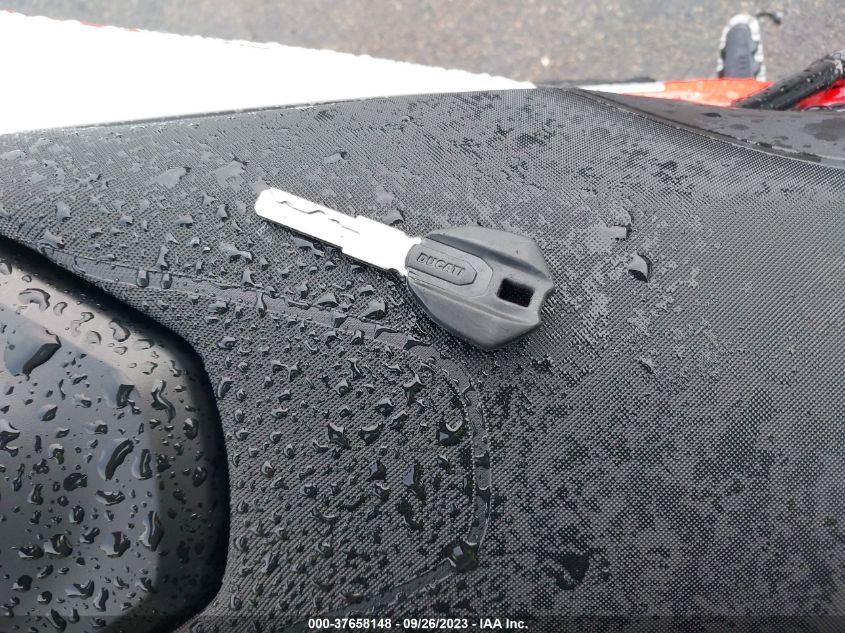 2022 DUCATI HYPERMOTARD 950/950 SP - ZDMBAJDT9NB008789