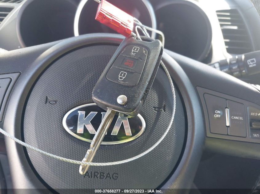 2013 KIA SOUL + - KNDJT2A64D7483354