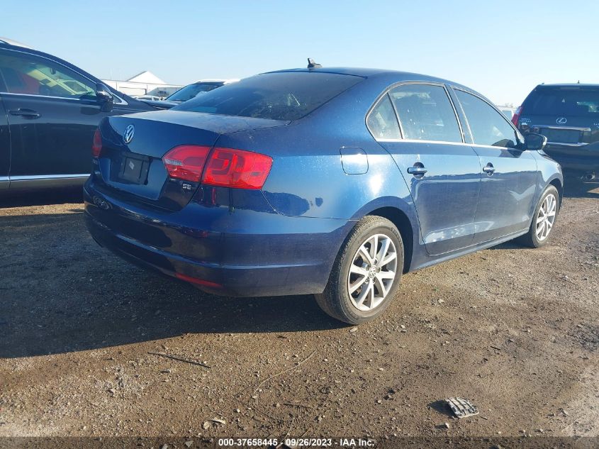 2014 VOLKSWAGEN JETTA SEDAN SE W/CONNECTIVITY - 3VWD07AJ5EM240440