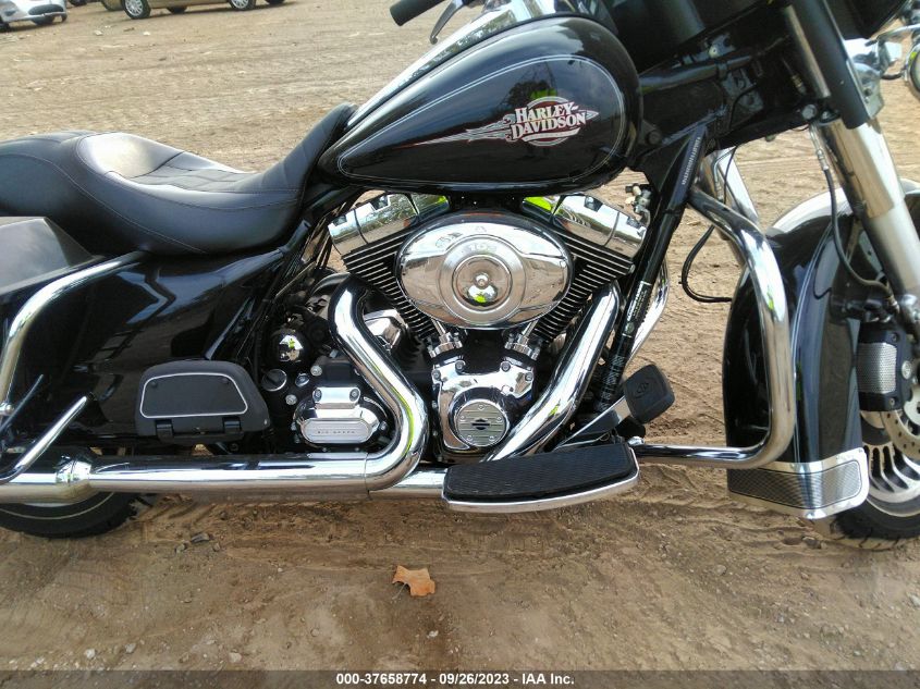 2013 HARLEY-DAVIDSON FLHTC ELECTRA GLIDE CLASSIC 1HD1FFM16DB656396