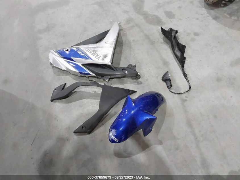 2015 YAMAHA YZFR3 MH3RH06Y6FK006896