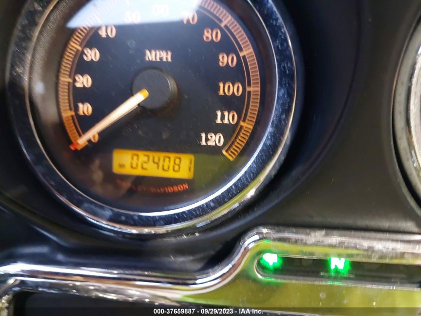 2009 HARLEY-DAVIDSON FLHTC - 1HD1FF4149Y683908