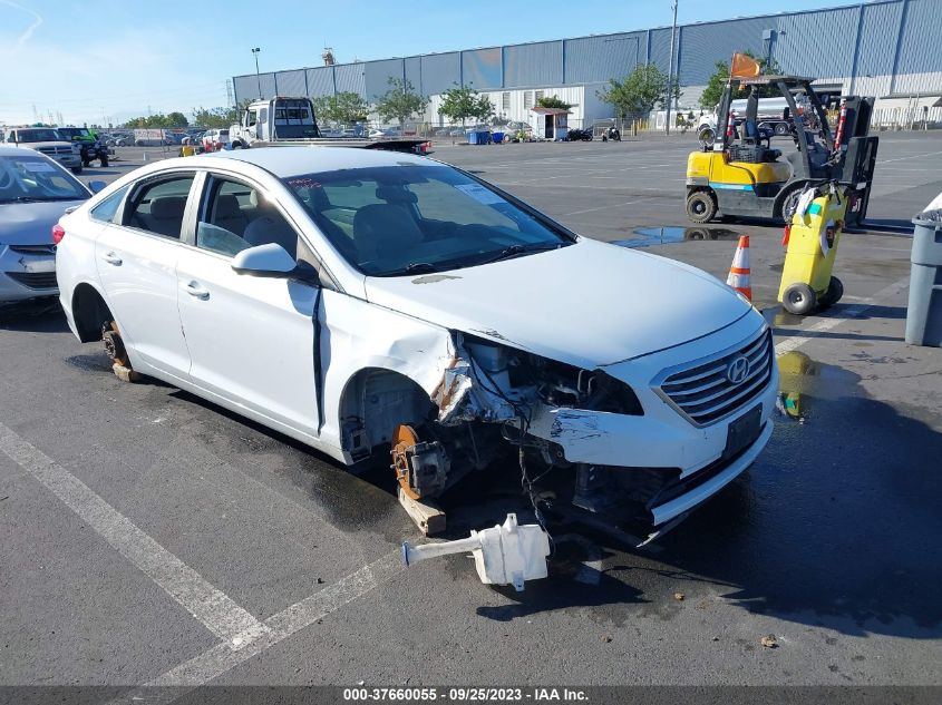 2015 HYUNDAI SONATA 2.4L SE - 5NPE24AF8FH169043