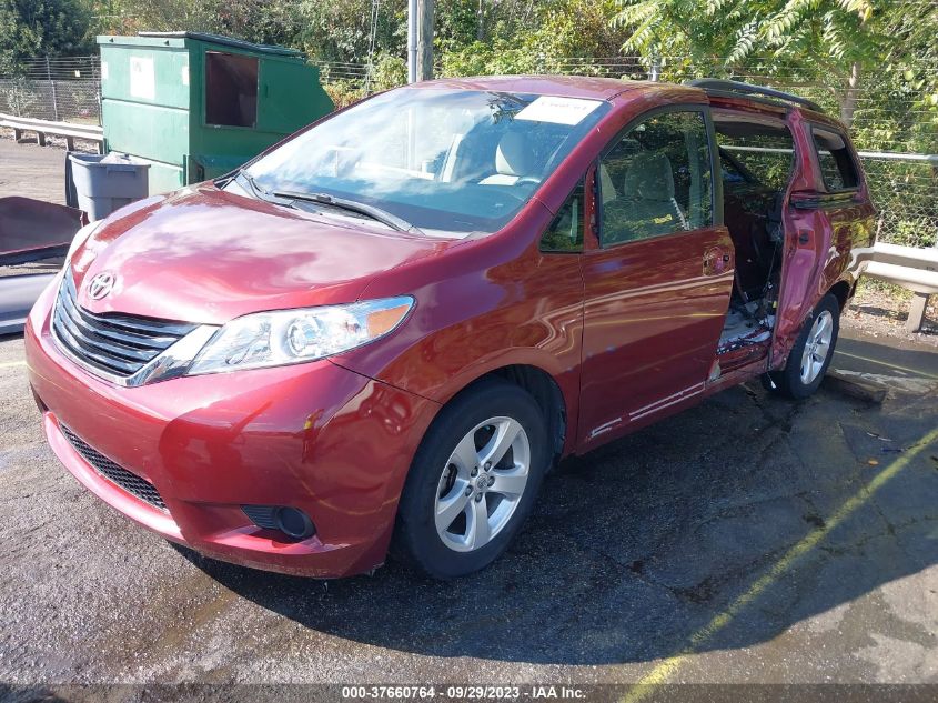 5TDKK3DC9FS661573 2015 TOYOTA SIENNA, photo no. 2