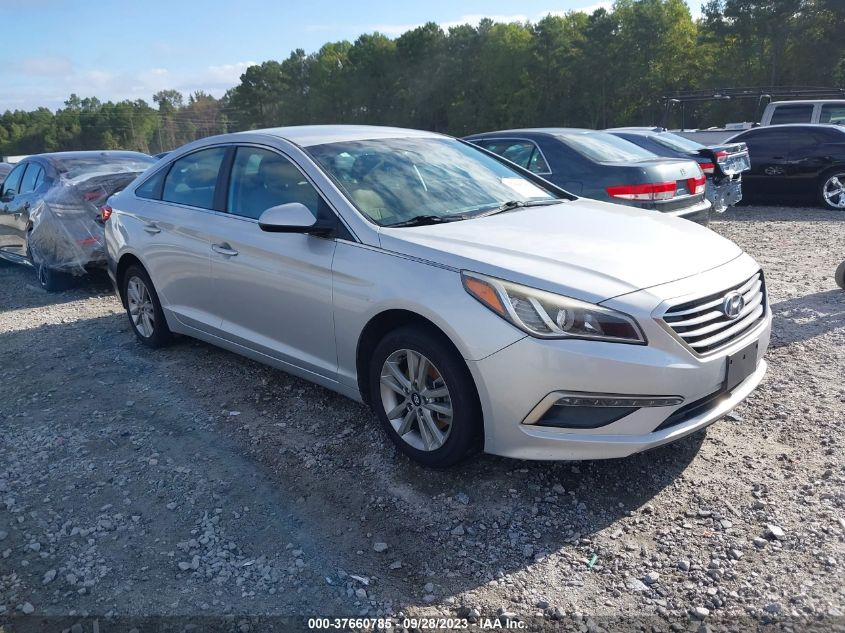 2015 HYUNDAI SONATA 2.4L SE - 5NPE24AF7FH124577