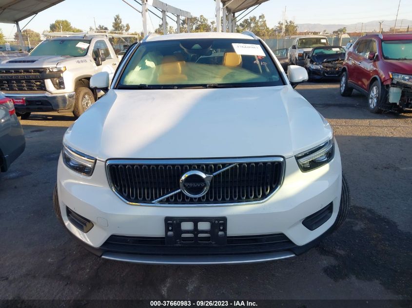 2020 VOLVO XC40 MOMENTUM YV4AC2HK8L2251805