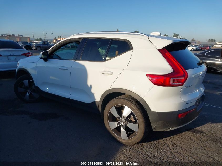 2020 VOLVO XC40 MOMENTUM YV4AC2HK8L2251805