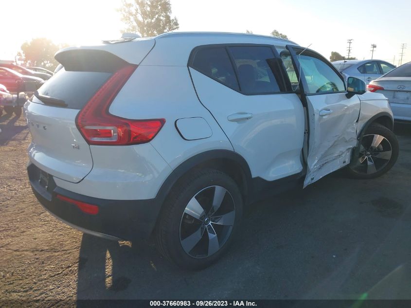 2020 VOLVO XC40 MOMENTUM YV4AC2HK8L2251805