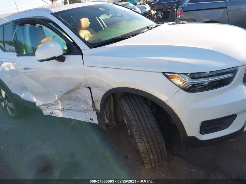 2020 VOLVO XC40 MOMENTUM YV4AC2HK8L2251805