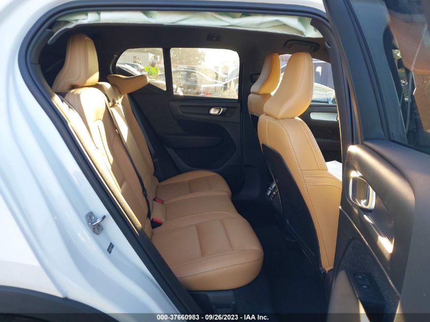 2020 VOLVO XC40 MOMENTUM YV4AC2HK8L2251805