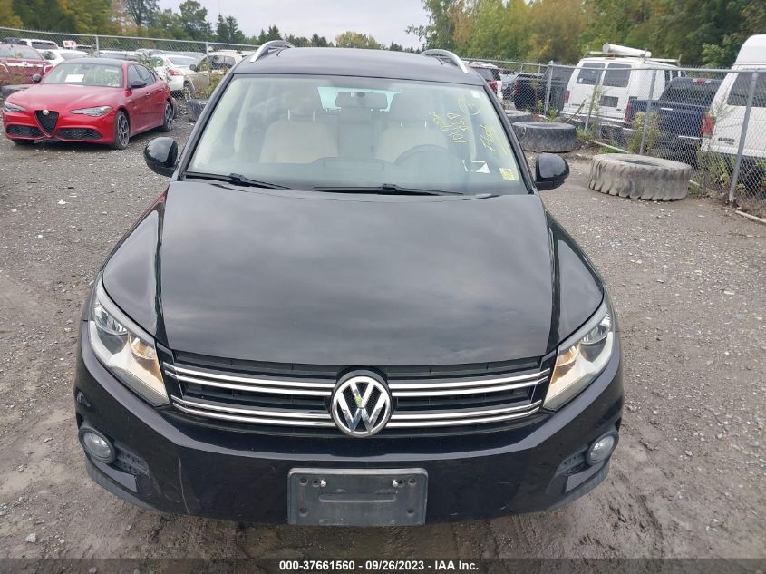 2013 VOLKSWAGEN TIGUAN SE W/SUNROOF & NAV - WVGBV7AX9DW554411