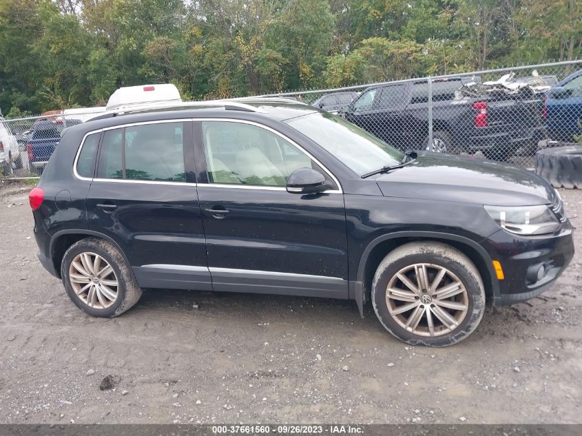 2013 VOLKSWAGEN TIGUAN SE W/SUNROOF & NAV - WVGBV7AX9DW554411