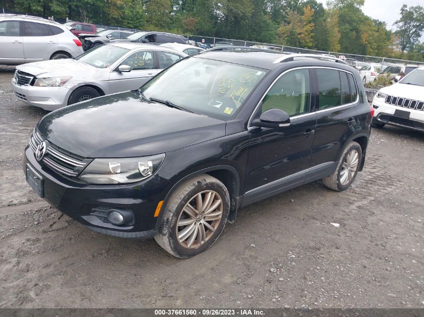 2013 VOLKSWAGEN TIGUAN SE W/SUNROOF & NAV - WVGBV7AX9DW554411