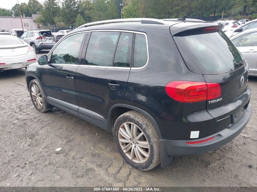 2013 VOLKSWAGEN TIGUAN SE W/SUNROOF & NAV - WVGBV7AX9DW554411