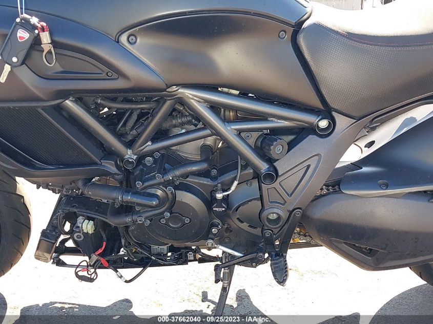 2015 DUCATI DIAVEL - ZDM13BSW3FB026702