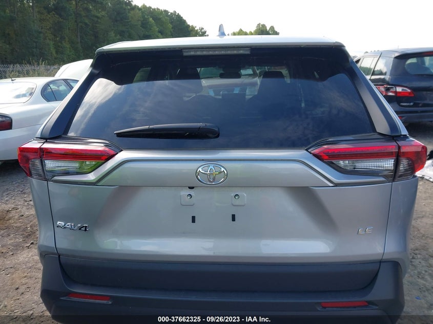 VIN 2T3K1RFV4NW221438 2022 TOYOTA RAV4 LE