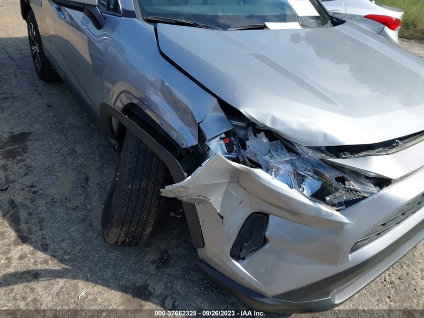 VIN 2T3K1RFV4NW221438 2022 TOYOTA RAV4 LE
