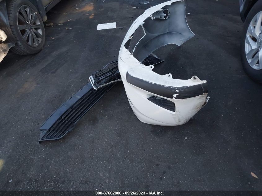 2014 TOYOTA YARIS L/LE - VNKKTUD37EA012134