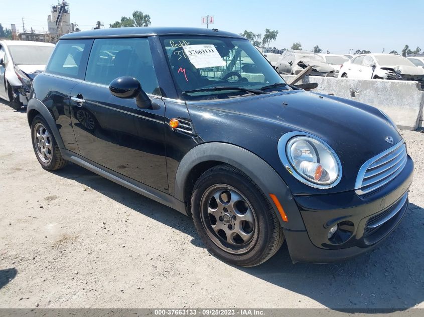 2013 MINI COOPER HARDTOP - WMWSU3C51DT690624